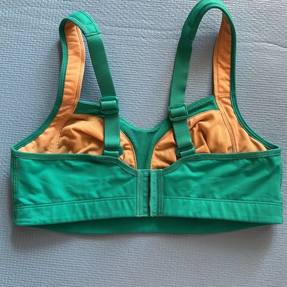 Lululemon Ta Ta Temer Ii, size 04 - Picture 5 of 12